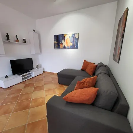 Julia's In * Golem (Tirana)