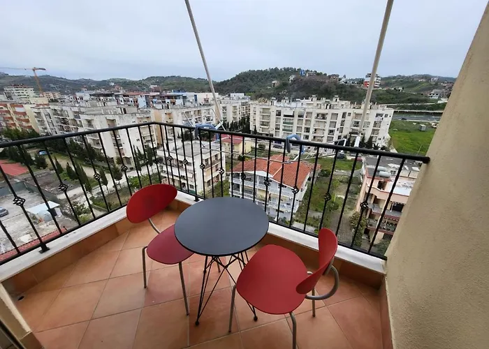 Julia's In Golem (Tirana)